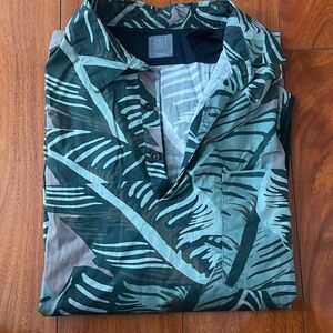 GREI. Men Top Size 2(M)